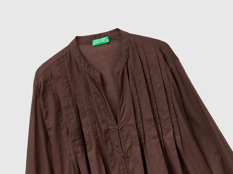 Leichte Bluse mit Falten