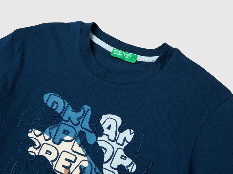 Bio-Baumwoll-T-Shirt mit Aufdruck