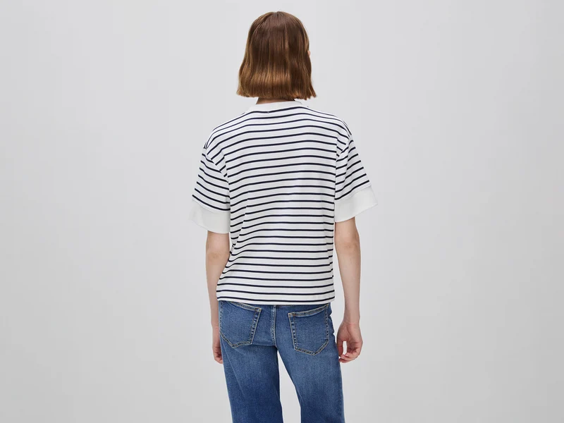 Gestreiftes Kurzarm-T-Shirt
