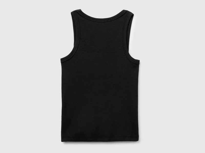 Geripptes Tanktop mit weitem Halsausschnitt