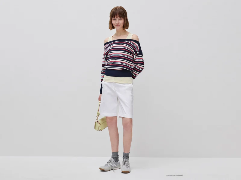 Gestreifter Pullover mit U-Boot-Ausschnitt