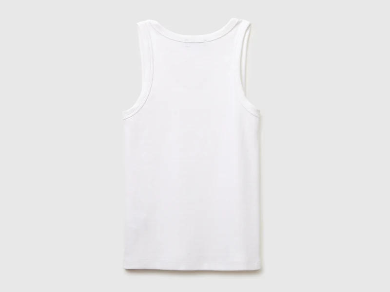 Geripptes Tanktop mit weitem Halsausschnitt