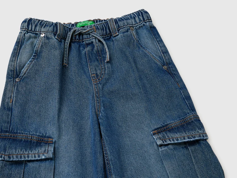 Cargojeans mit weiter Passform
