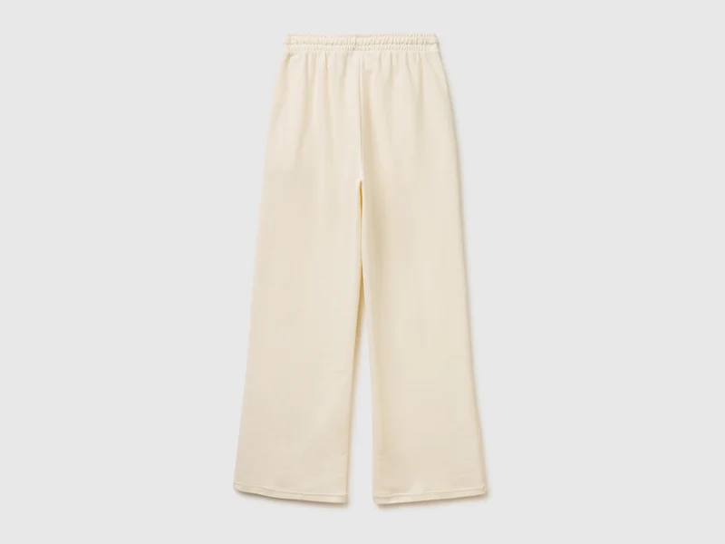 Sporthose mit Stickerei