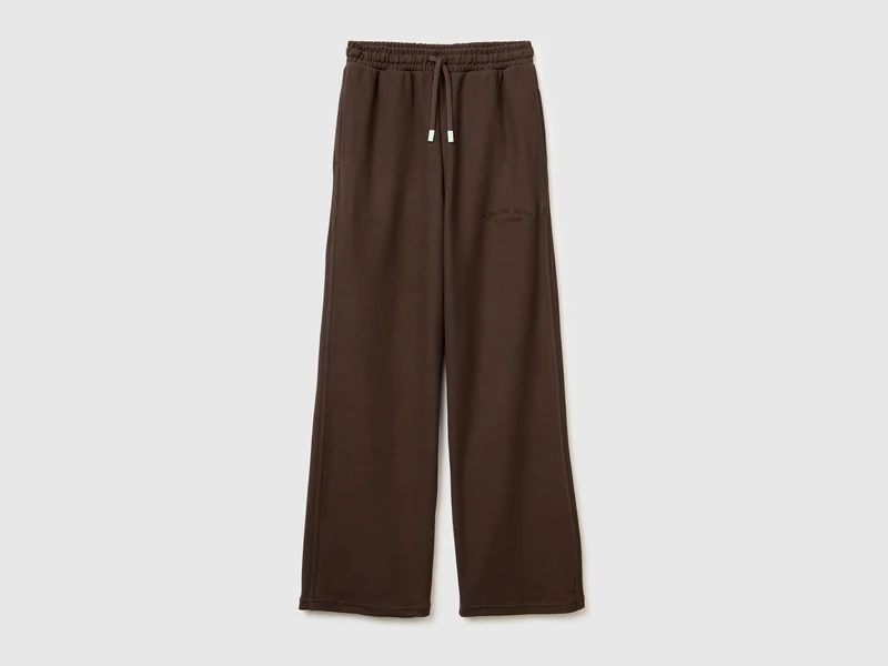 Sporthose mit Stickerei