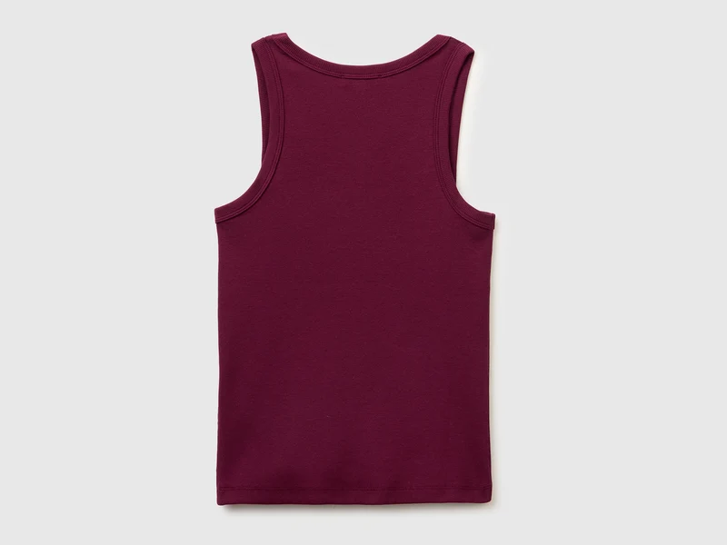 Geripptes Tanktop mit weitem Halsausschnitt