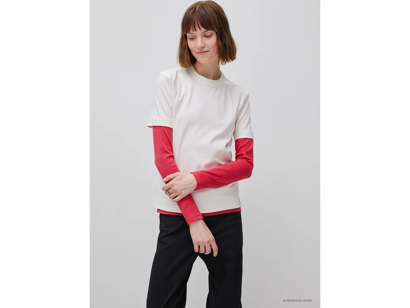 T-Shirt mit normaler Passform und Rundhalsausschnitt