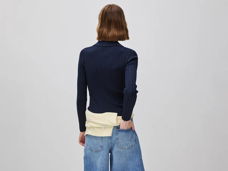 Gerippter Pullover mit Polokragen