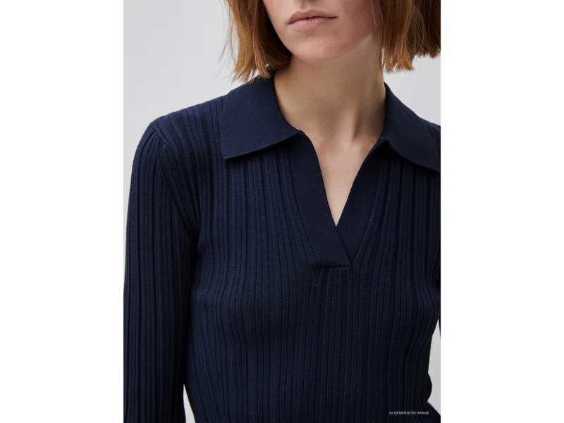 Gerippter Pullover mit Polokragen