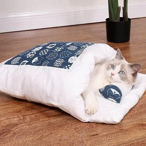 Cozy Japanese Cat Bed - Adorable Pet Sleeping Spot