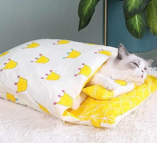 Cozy Japanese Cat Bed - Adorable Pet Sleeping Spot