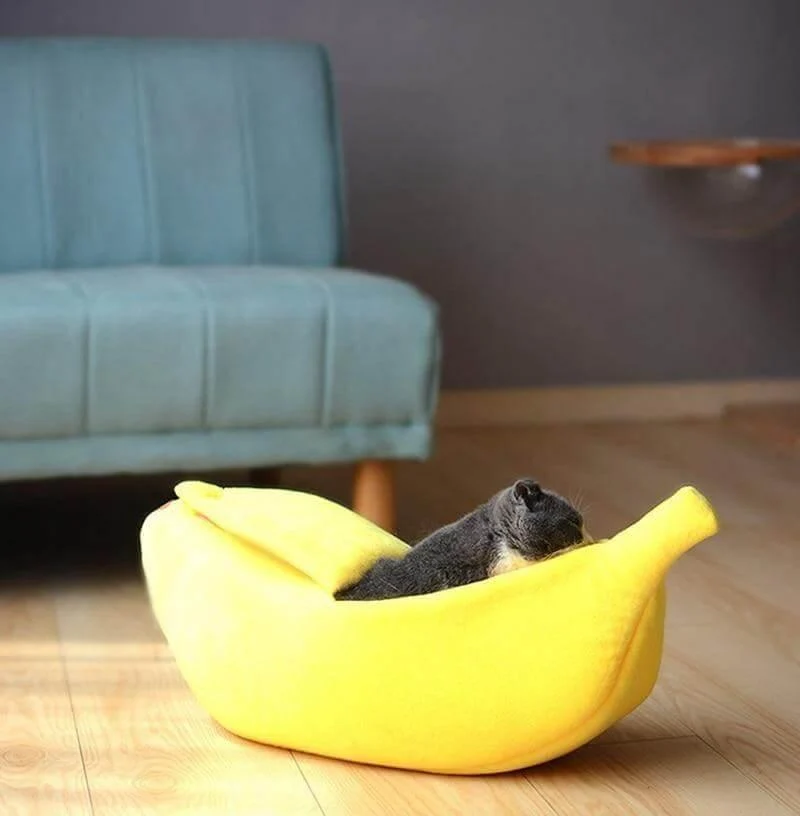 Banana Peel Cat House - Cozy Pet Shelter in 4 Colors
