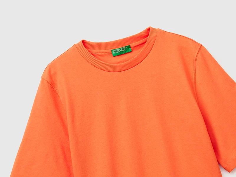 Kastenförmig geschnittenes T-Shirt aus 100 % Baumwolle
