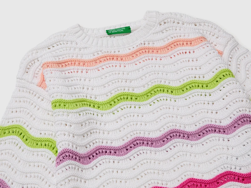 Pullover mit mehrfarbigen Streifen