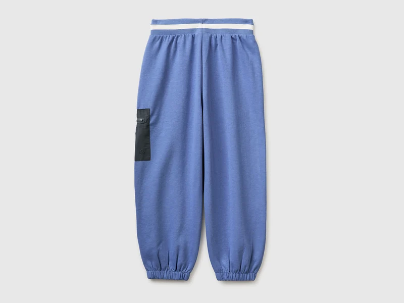 Jogginghose mit Nylontasche