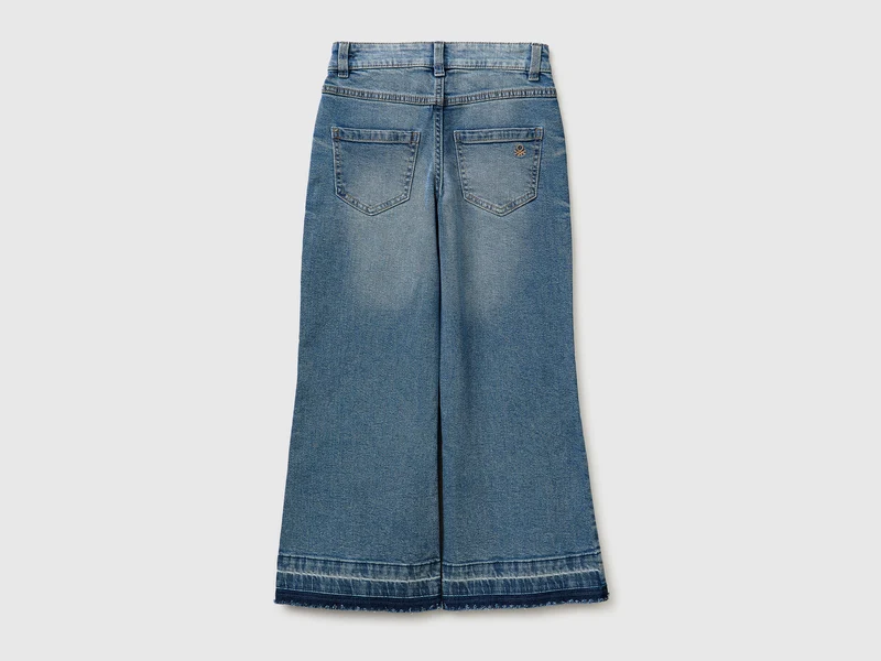 Schlagjeans mit Vichy-Karo-Schal