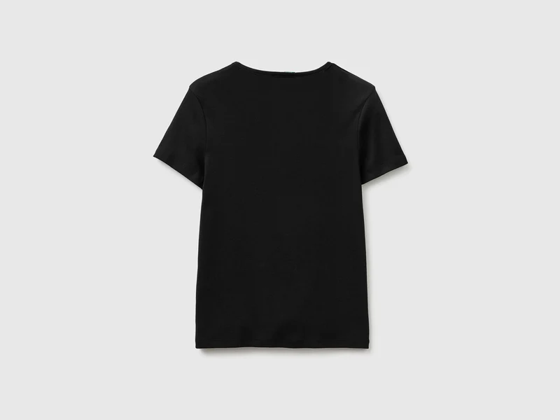 Schmal geschnittenes T-Shirt mit Rundhalsausschnitt