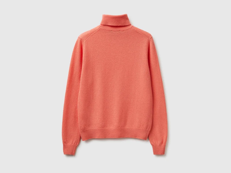 Pfirsichfarbener Rollkragenpullover aus reiner Merinowolle