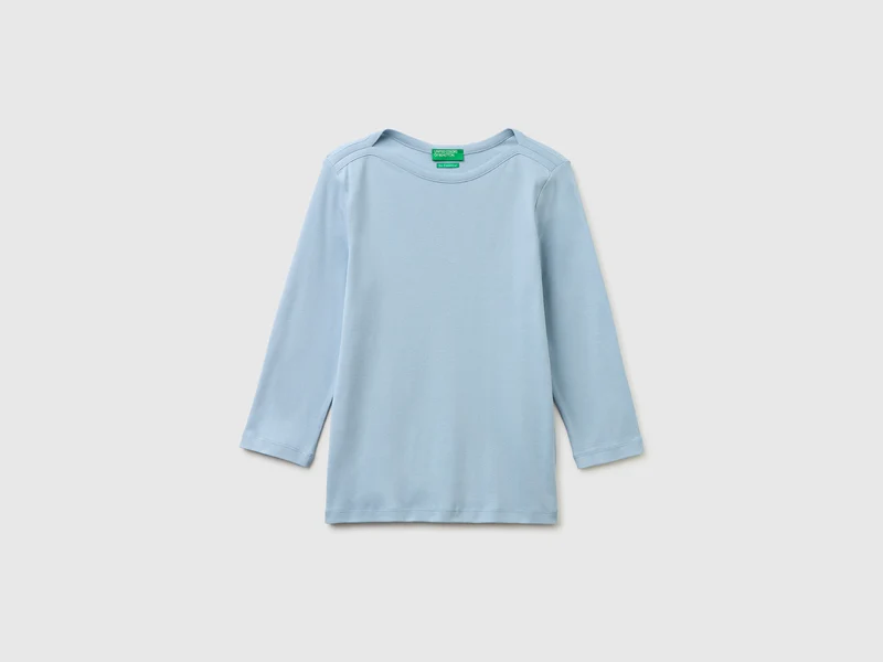 Schmal geschnittenes T-Shirt mit U-Boot-Ausschnitt