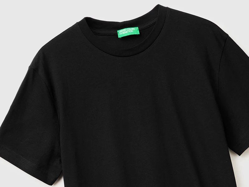 Schwarzes T-Shirt