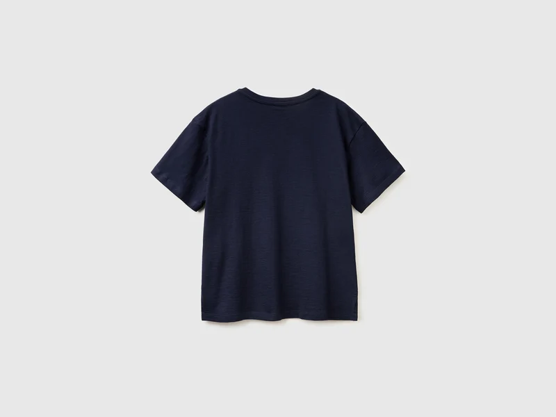 Leichtes Baumwoll-T-Shirt mit V-Ausschnitt