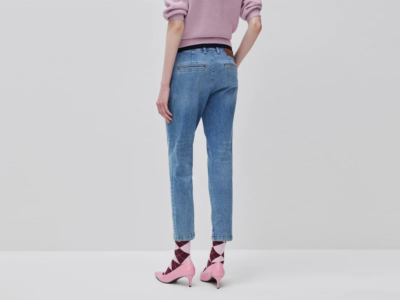 Slim-Fit-Jeans und Chinos
