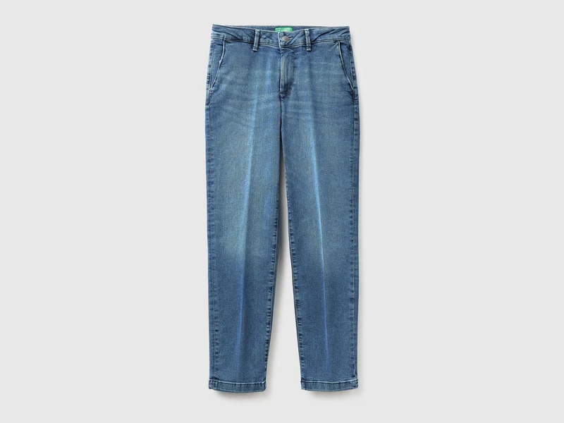 Slim-Fit-Jeans und Chinos