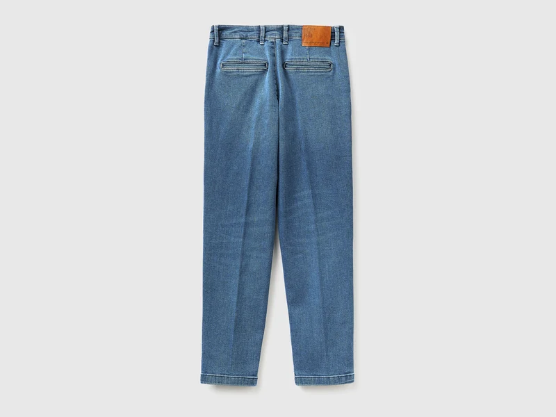 Slim-Fit-Jeans und Chinos