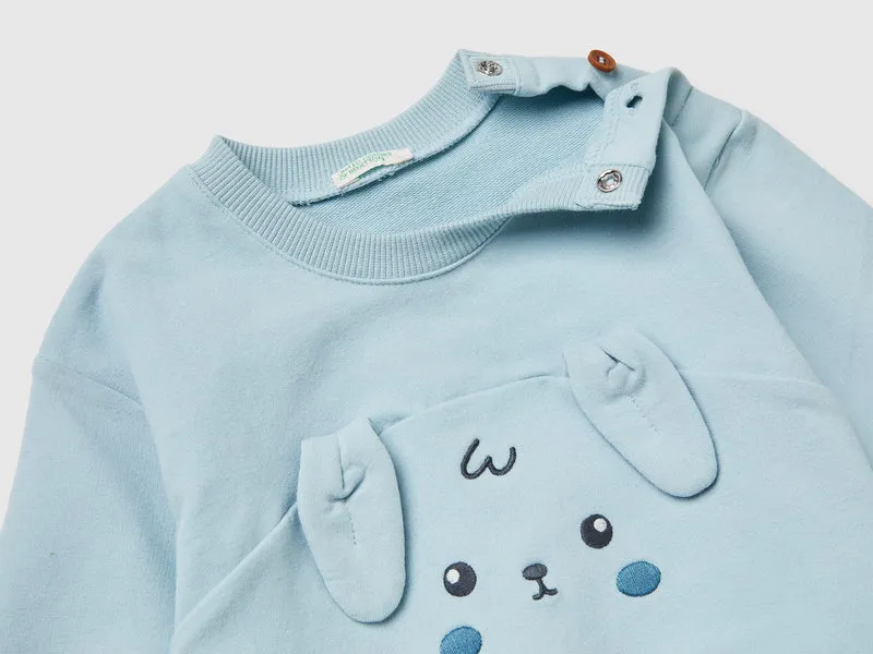 Sweatshirt mit Stickerei und Aufnäher