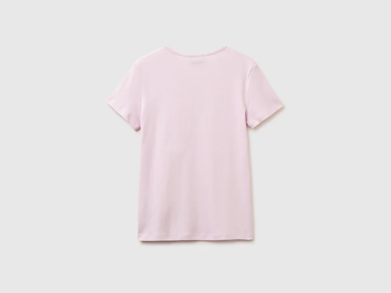 Schmal geschnittenes T-Shirt mit V-Ausschnitt