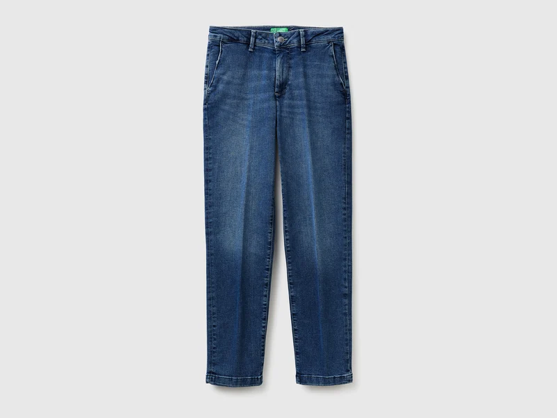 Slim-Fit-Jeans und Chinos
