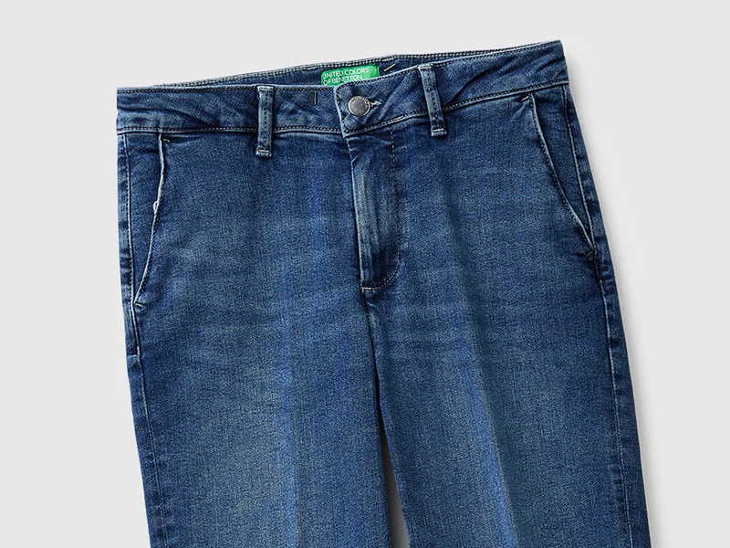 Slim-Fit-Jeans und Chinos