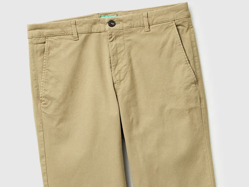 Schmal geschnittene Baumwollchinos