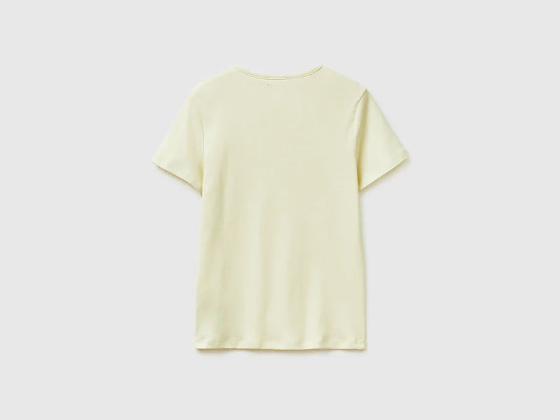 Schmal geschnittenes T-Shirt mit Rundhalsausschnitt