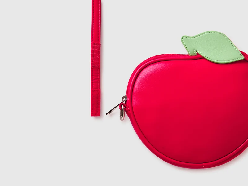 Apfelförmige Schultertasche