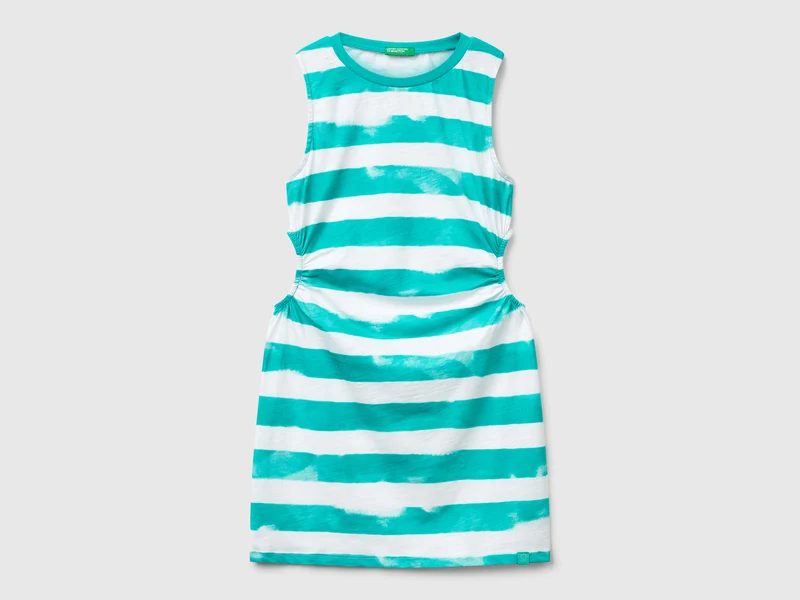 Gestreiftes Kleid mit Bullauge