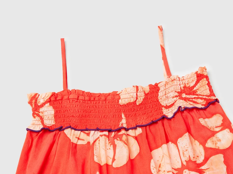 Fließendes Kleid mit Blumenprint
