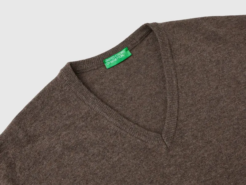 Grauer Pullover mit V-Ausschnitt aus reiner Merinowolle