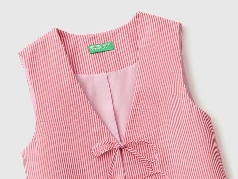 Ärmellose Bluse mit Schnürung