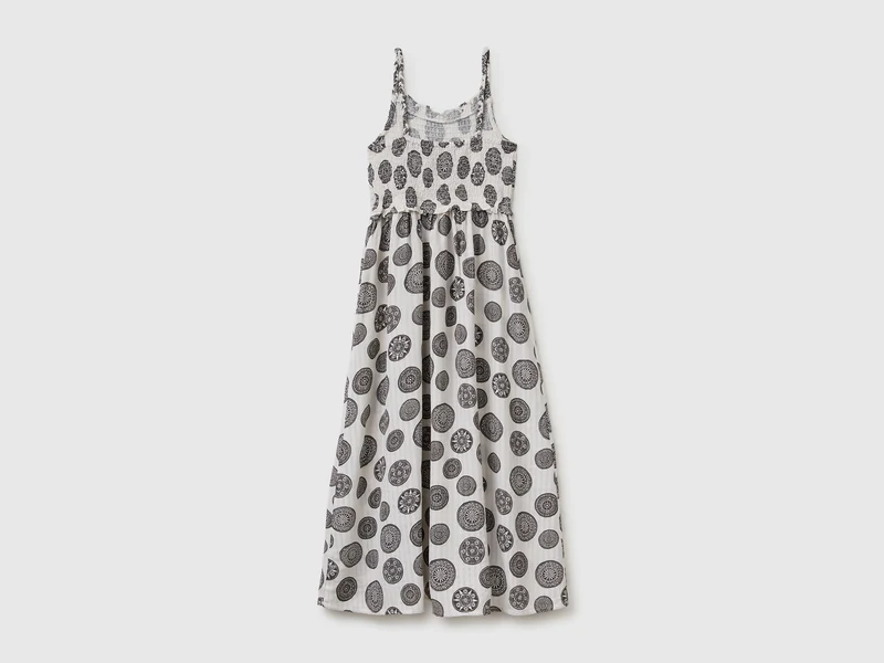 Langes bedrucktes Kleid
