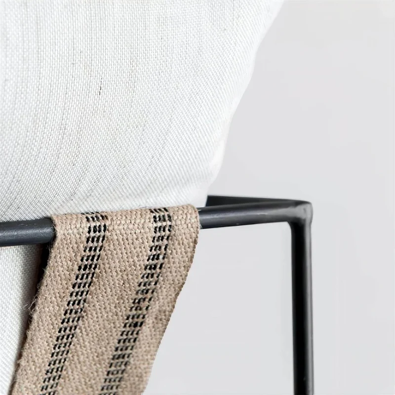 Eleonora Occasional Chair - Modern Accent Furniture for Elegant Living Rooms