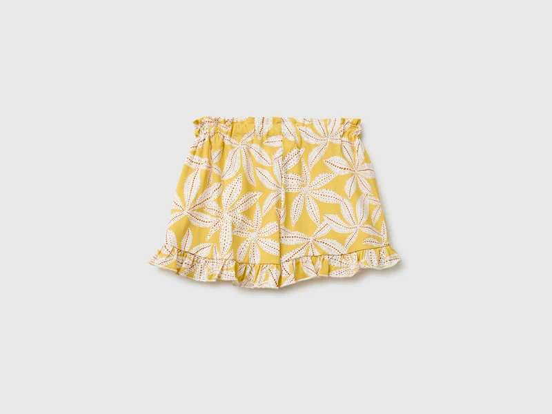 Shorts mit Bedruckung und Rüschen