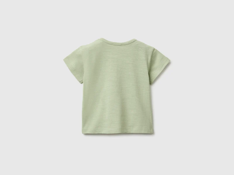 T-Shirt mit Tasche und kleinem Tier