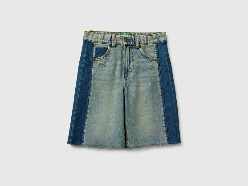 Zweifarbige Jeans-Bermudashorts
