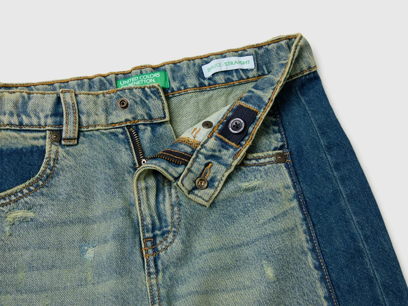 Zweifarbige Jeans-Bermudashorts