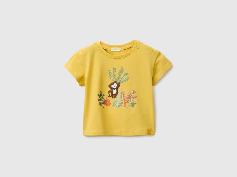 T-Shirt mit Aufdruck und Stickerei