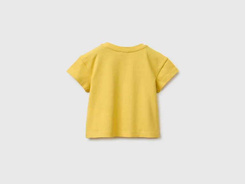 T-Shirt mit Aufdruck und Stickerei