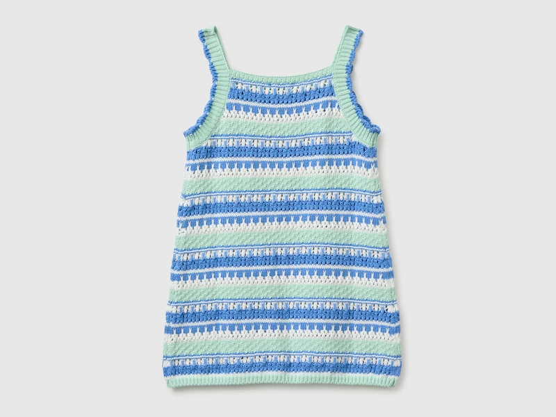 Mehrfarbiges Häkelkleid