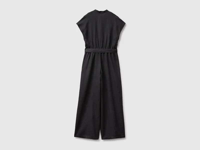 Jumpsuit aus 100 % Leinen mit Wickeloptik