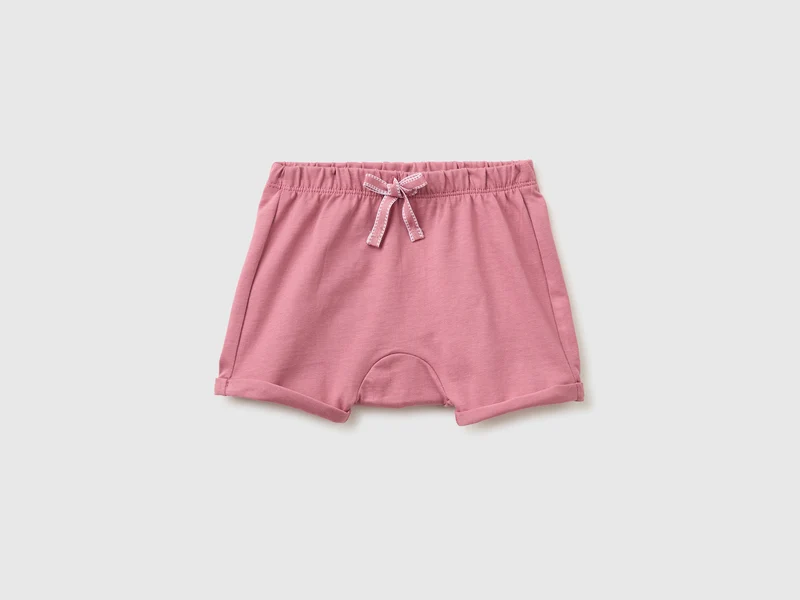 Shorts mit Tierstickerei